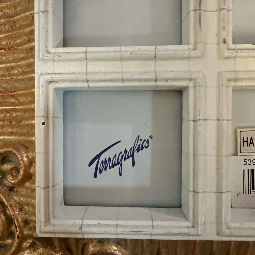 TERRAGRAFICS 90s Vintage Baroque Gold Hand Painted Windowpane Picture Frame